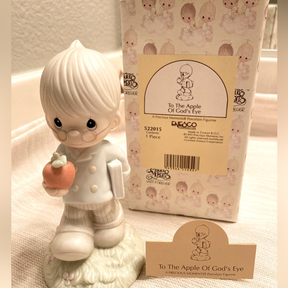 1993 Precious Moments- To the Apple of God’s Eye with original packaging